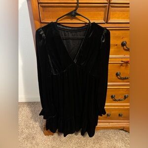 Elegant Black Long Sleeve Dress